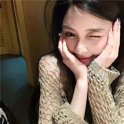 蜜桃女孩